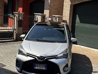 Usata Toyota Yaris Hybrid Lounge 75 CV (55 kW) 2015 Berlina
