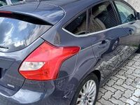 Usata Ford Focus 95 CV (69 kW) 2012 Grigio Berlina