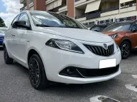 Usata Lancia Ypsilon Gold 69 CV (50 kW) 2023 Bianco pastello Utilitaria