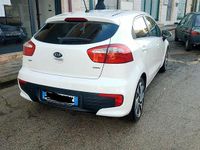 Usata Kia Rio Active 75 CV (55 kW) 2015 Bianco Berlina