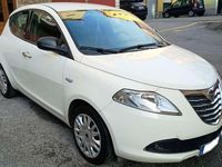 Usata Lancia Ypsilon Silver 69 CV (50 kW) 2016 Bianco Utilitaria