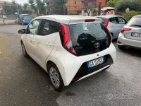 Usata Toyota Aygo Cool 72 CV (52 kW) 2020 Bianco Utilitaria