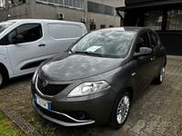 Usata Lancia Ypsilon Gold 69 CV (50 kW) 2017 Grigio Utilitaria