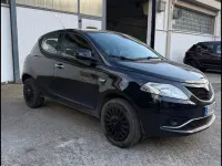 Usata Lancia Ypsilon Gold 80 CV (58 kW) 2017 Nero Utilitaria