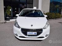 Usata Peugeot 208 Active 68 CV (50 kW) 2013 Bianco Utilitaria