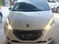 Usata Peugeot 208 Allure 92 CV (67 kW) 2012 Utilitaria