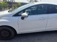 Usata Ford Fiesta Titanium 82 CV (60 kW) 2012 Bianco Berlina