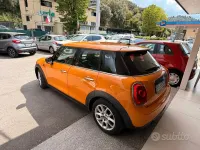 Usata Mini ONE 102 CV (75 kW) 2015 Arancione Utilitaria