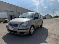 Usata Toyota Yaris Sol 75 CV (55 kW) 2004 Argento Berlina