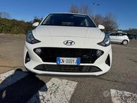 Usata Hyundai i10 66 CV (48 kW) 2023 Bianco Utilitaria