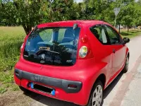 Käytetty Peugeot 107 68 HP (50 kW) 2010 Punainen Viistoperä