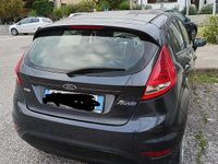 Usata Ford Fiesta 70 CV (51 kW) 2009 Grigio Utilitaria