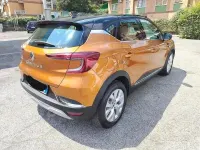 Usata Renault Captur Intens 101 CV (74 kW) 2020 Arancione SUV