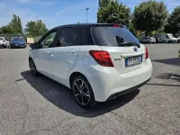 Usata Toyota Yaris Hybrid Edition 73 CV (53 kW) 2016 Argento Berlina
