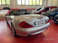 Usata Mercedes SL350 245 CV (180 kW) 2003 Grigio Cabrio