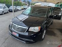 Usata Lancia Voyager Gold 163 CV (119 kW) 2012 Nero Monovolume