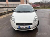 Usata Fiat Grande Punto 77 CV (56 kW) 2010 Bianco Utilitaria