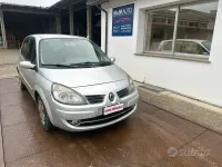 Usata Renault Scénic III 105 CV (77 kW) 2009 Grigio Monovolume
