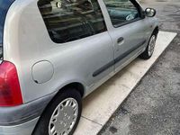 Usata Renault Clio II 58 CV (42 kW) 2000 Argento Berlina