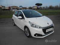 Usata Peugeot 208 Allure 102 CV (75 kW) 2019 Bianco Utilitaria