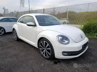 Usata VW Beetle 105 CV (77 kW) 2012 Bianco Utilitaria