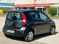 Usata Opel Agila 65 CV (47 kW) 2010 Nero Utilitaria