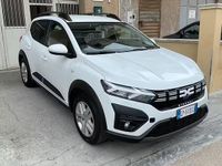 Begagnad Dacia Sandero Stepway 110 HK (80 kW) 2023 Vit Sedan