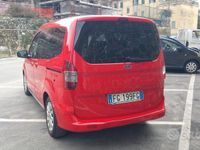 Usata Ford Tourneo Courier 95 CV (69 kW) 2016 Rosso Monovolume