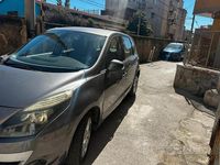 Usata Renault Scénic III 110 CV (80 kW) 2012 Grigio Monovolume