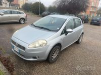 Gebraucht Fiat Grande Punto 65 PS (47 kW) 2010 Grau Kleinwagen