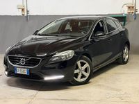 Usata Volvo V40 Summum 115 CV (84 kW) 2014 Nero Berlina
