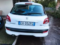 Usata Peugeot 206 68 CV (50 kW) 2011 Bianco Berlina