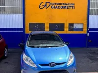 Usata Ford Fiesta 95 CV (69 kW) 2011 Blu Berlina