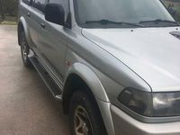 Usata Mitsubishi Pajero 99 CV (72 kW) 2000 Grigio SUV
