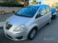 Usata Lancia Musa 90 CV (66 kW) 2009 Grigio Monovolume