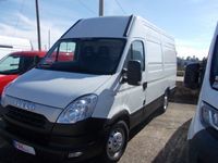 usata Iveco Daily 33S11V 2.3 HPT PC-SL-TM Furgone Pomezia