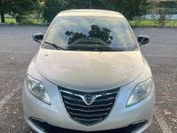 Usata Lancia Ypsilon Silver 69 CV (50 kW) 2012 Argento Utilitaria