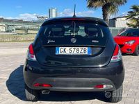 Usata Lancia Ypsilon Gold 69 CV (50 kW) 2022 Nero Utilitaria