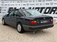 Usata Mercedes E200 136 CV (100 kW) 1993 Nero Berlina