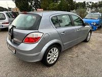 Usata Opel Astra 101 CV (74 kW) 2004 Bianco Utilitaria