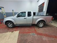 Usata Nissan Navara 190 CV (139 kW) 2011 Grigio Pick-up
