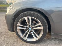 Usata BMW 318 Sport Line 143 CV (105 kW) 2014 Grigio Berlina