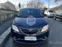 Usado Lancia Ypsilon S 95 HP (69 kW) 2017 Preto Citadino