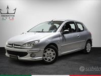 Begagnad Peugeot 206 68 HK (50 kW) 2005 Silver Sedan