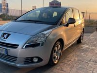 Usata Peugeot 5008 Family 112 CV (82 kW) 2011 Grigio Monovolume