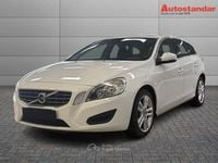 Usata Volvo V60 Momentum 136 CV (100 kW) 2013 Bianco Station wagon