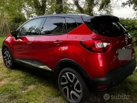 Usata Renault Captur Intens 110 CV (80 kW) 2016 Rosso SUV