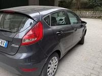 Usata Ford Fiesta Titanium 68 CV (50 kW) 2009 Grigio Utilitaria