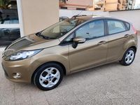 Usata Ford Fiesta Titanium 70 CV (51 kW) 2011 Giallo Utilitaria