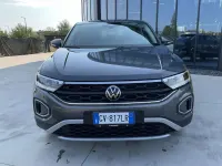 Usata VW T-Roc Life 116 CV (85 kW) 2023 Grigio SUV